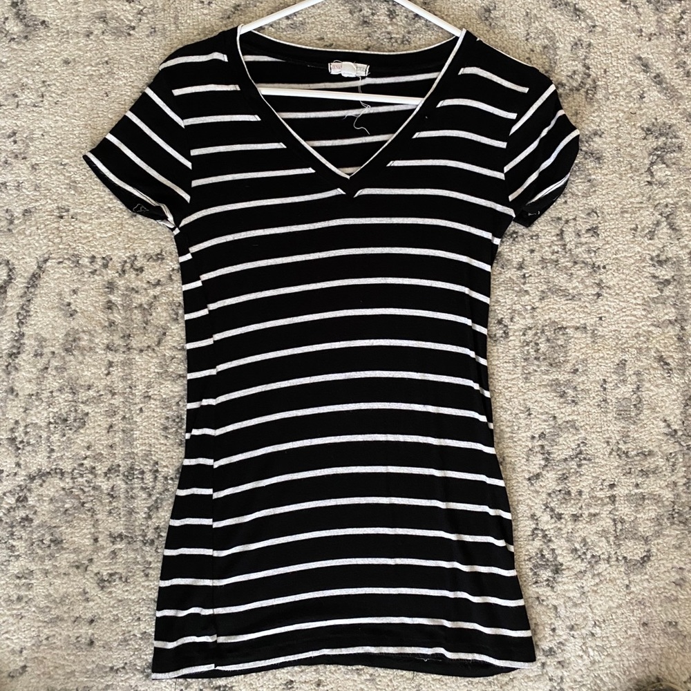Zenana Black and White Comfy T